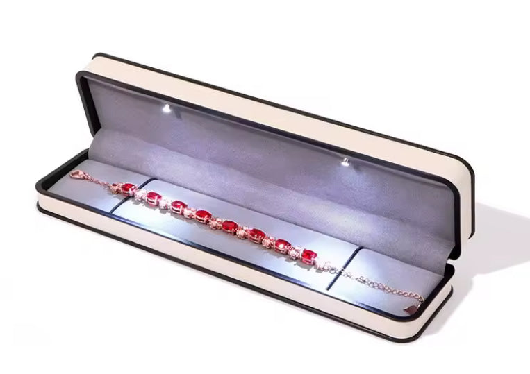 LED LIGHTED LEATHER GIFT BOX π